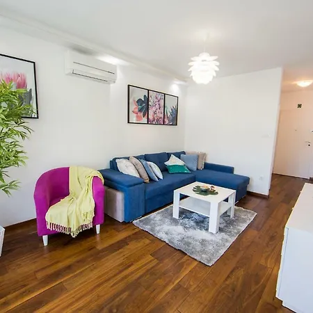 Tina 아파트 스플리트